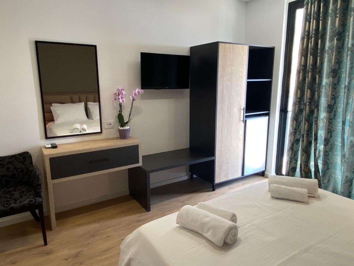 Augusto Rooms Sarandë Buitenkant foto
