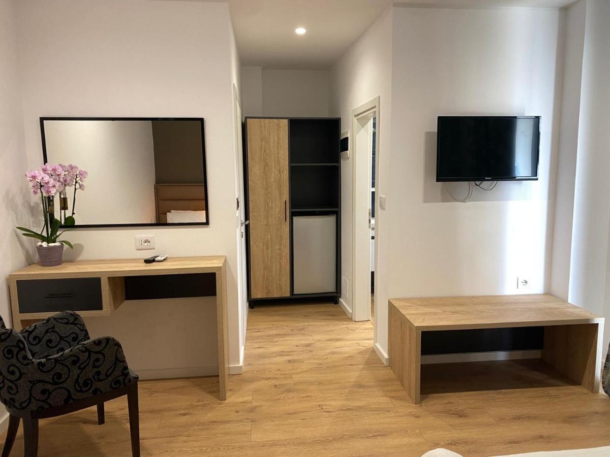 Augusto Rooms Sarandë Buitenkant foto