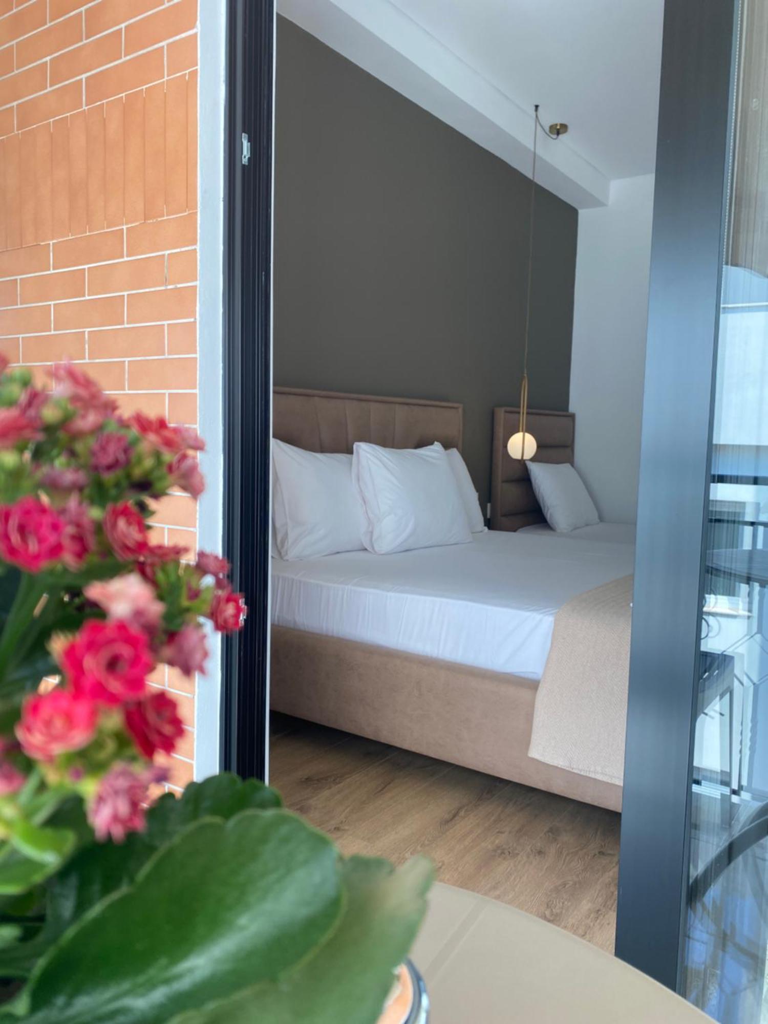 Augusto Rooms Sarandë Buitenkant foto