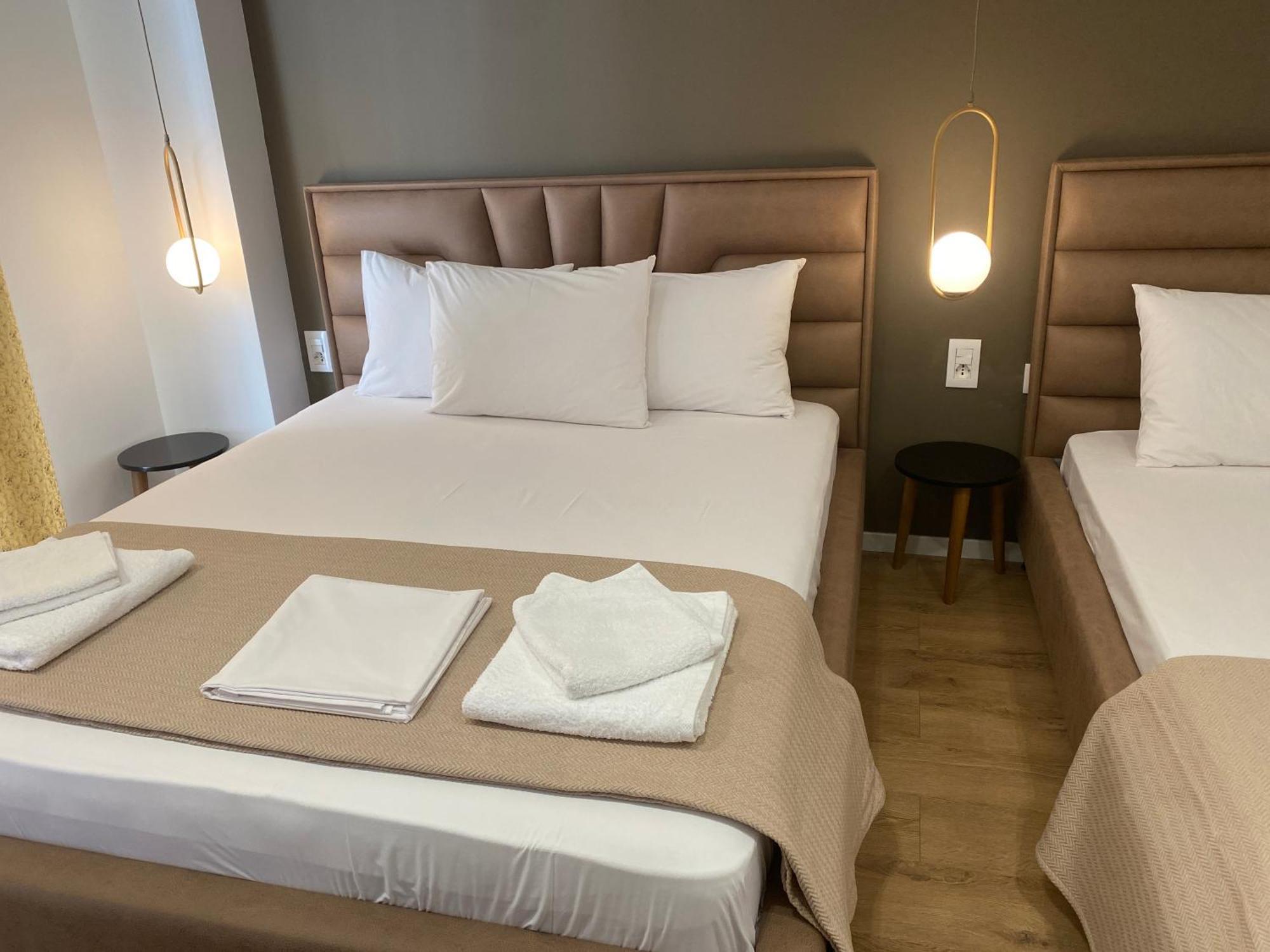 Augusto Rooms Sarandë Buitenkant foto