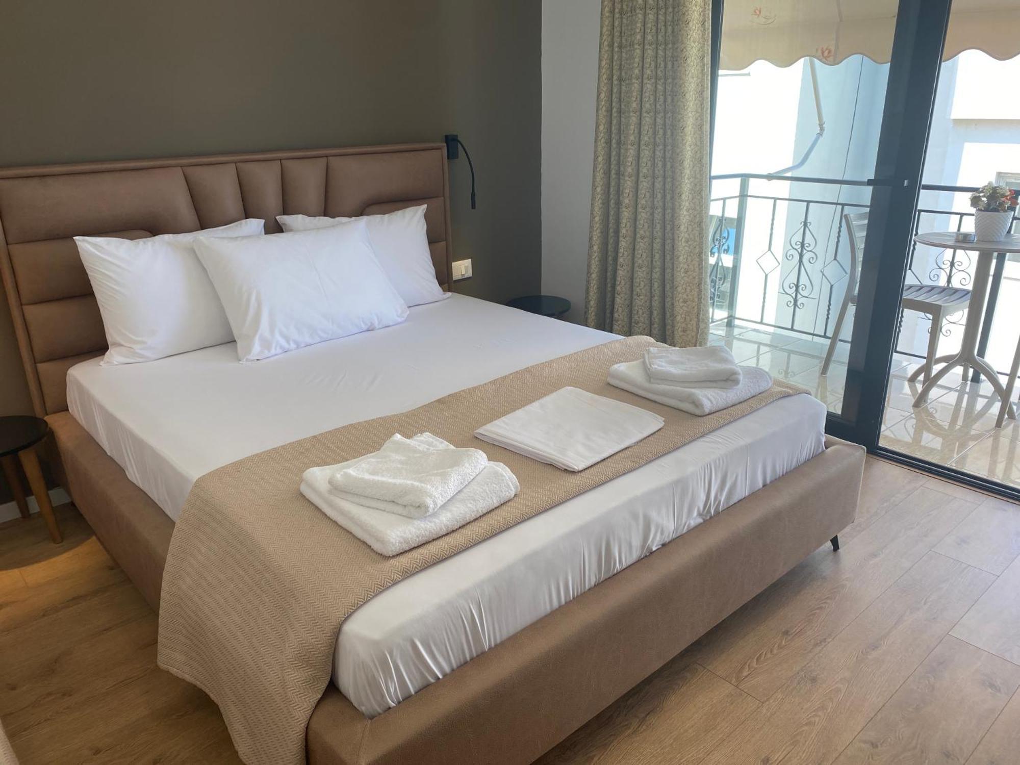 Augusto Rooms Sarandë Buitenkant foto