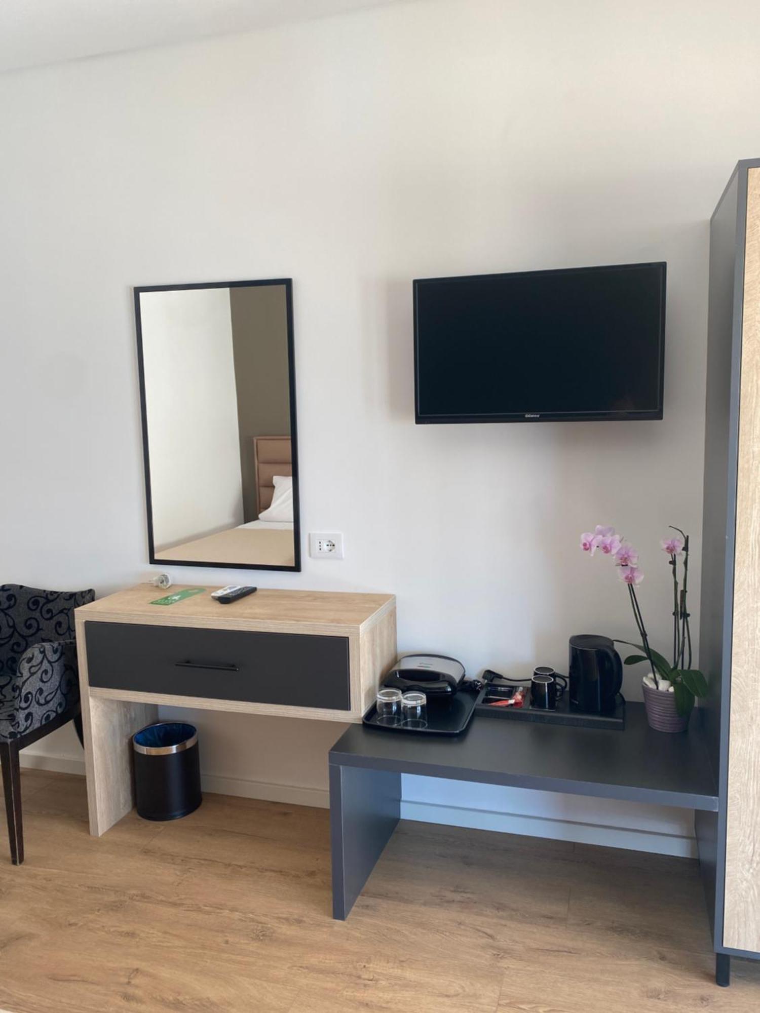 Augusto Rooms Sarandë Buitenkant foto